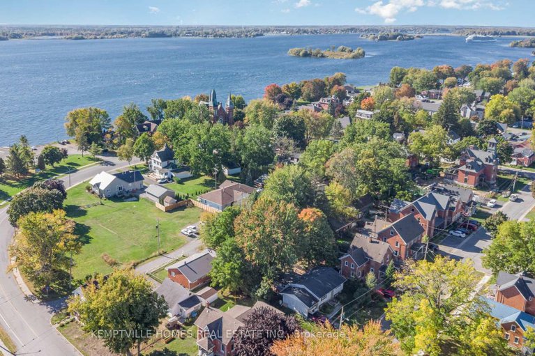 28943106/8-gibson-lane/morrisburg/south-dundas/ontario/K0C1X0_24