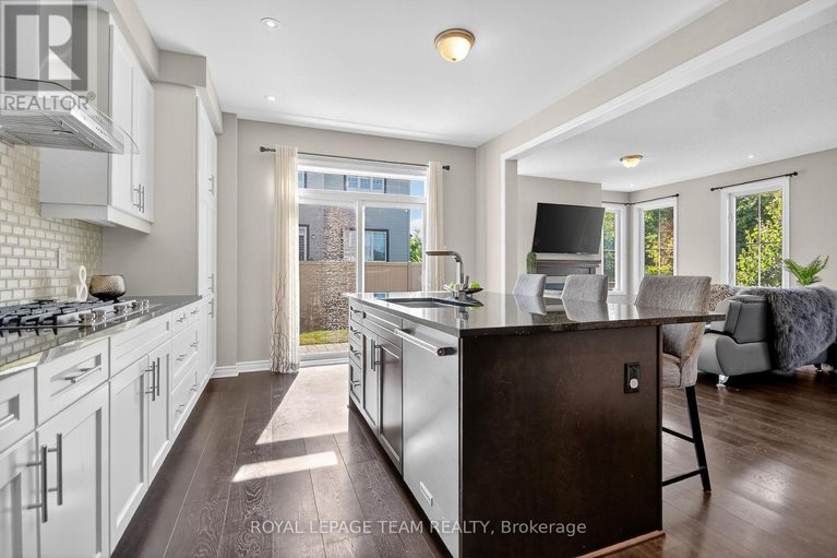 29099076/939-whimbrel-way/half-moon-bay/ottawa/ontario/K2J6C5_18