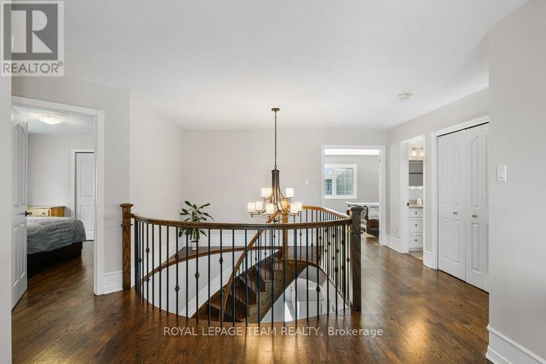 29614410/8-thunderbird-crescent/bridlewood/ottawa/ontario/K2M2V7_35