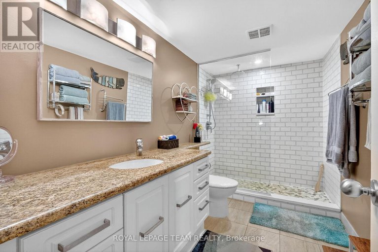 29088435/5-frank-street/ottawa-centregolden-triangle/ottawa/ontario/K2P0W8_29