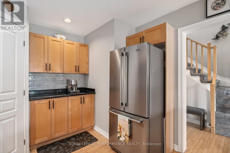 29474752/229-saddlesmith-circle/emerald-meadowstrailwest/ottawa/ontario/K2M2Z1_16