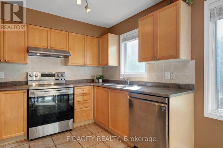 28952886/83-manhattan-crescent/central-park/ottawa/ontario/K2C4B8_6