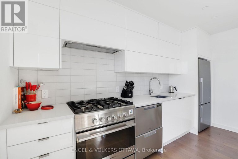 29369215/308-135-barrette-street/vanier/ottawa/ontario/K1L7Z9_15