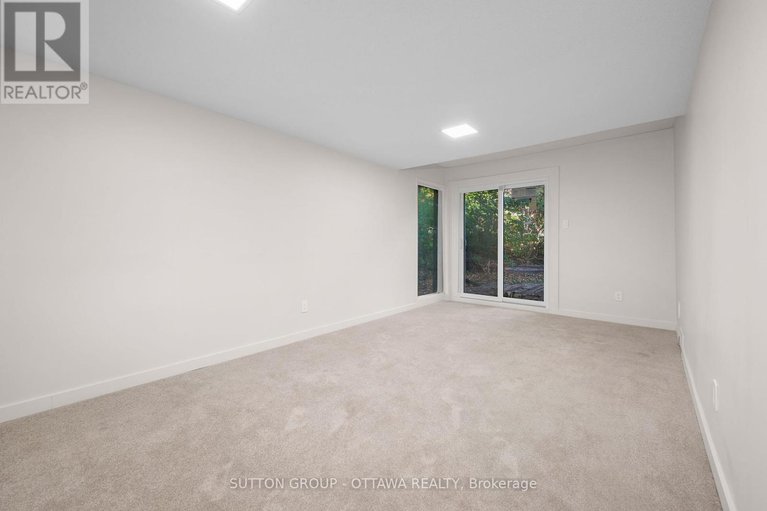 28982502/1-marielle-court/fairfield-heights/ottawa/ontario/K2B8P3_12