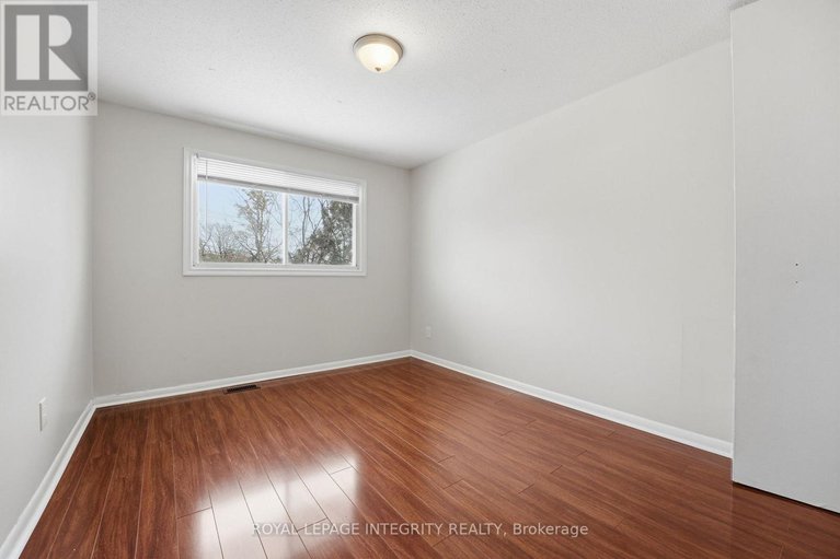 29384406/1281-meadowlands-drive-e/city-viewskylinefisher-heightsparkwood-hills/ottawa/ontario/K2E6K4_23