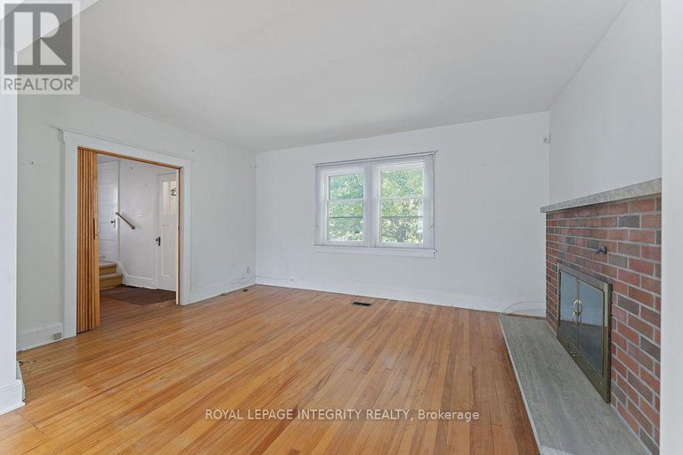28943384/472-edison-avenue/mckellarhighland/ottawa/ontario/K2A1T9_15