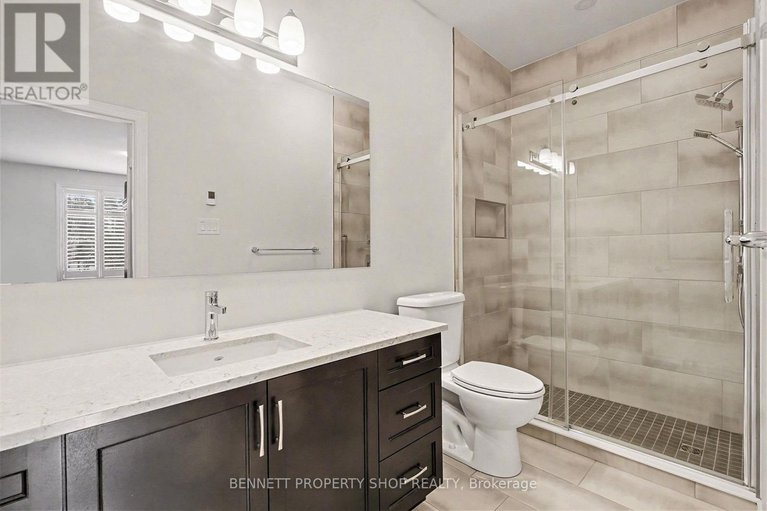 29304430/621-enclave-lane-sw/town-of-rockland/clarence-rockland/ontario/K4K0M8_16