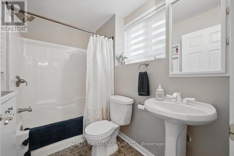 28237112/2935-baseline-road/clarencerockland-twp/clarence-rockland/ontario/K0A3N0_30