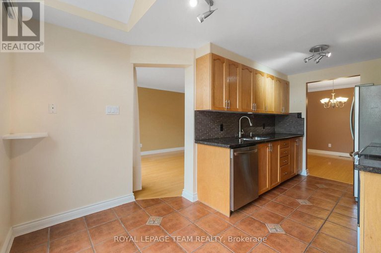 29089412/6201-arbourwood-drive/chapel-hill/ottawa/ontario/K1C7L6_15