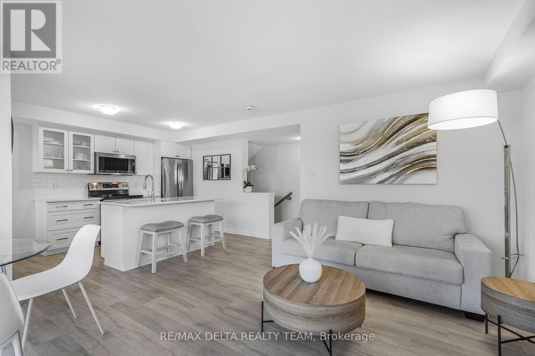 29531208/d-516-decoeur-drive/avalon-west/ottawa/ontario/K4A5H5_6