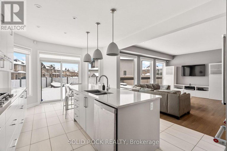 29234213/242-shinleaf-crescent/mer-bleuebradley-estatesanderson-park/ottawa/ontario/K1W0J2_9