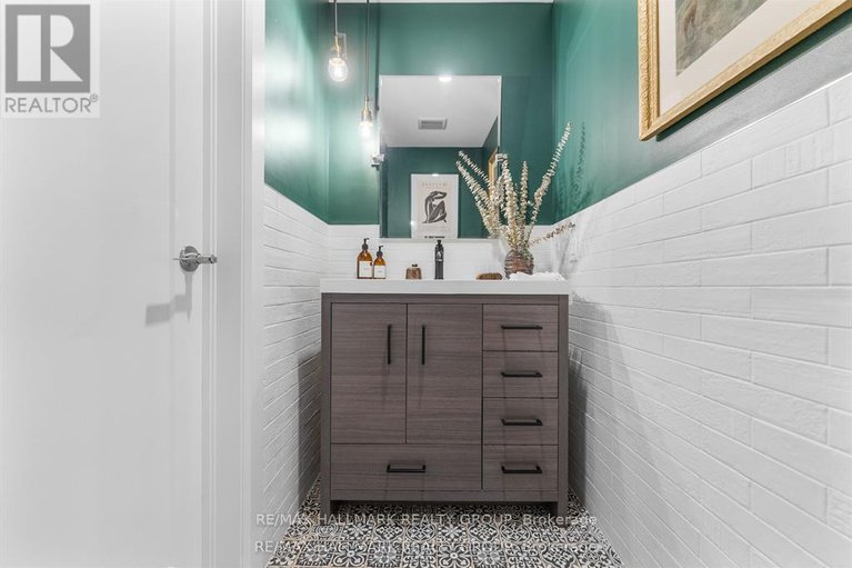 29052704/396-roosevelt-avenue/westboro-west/ottawa/ontario/K2A1Z3_14