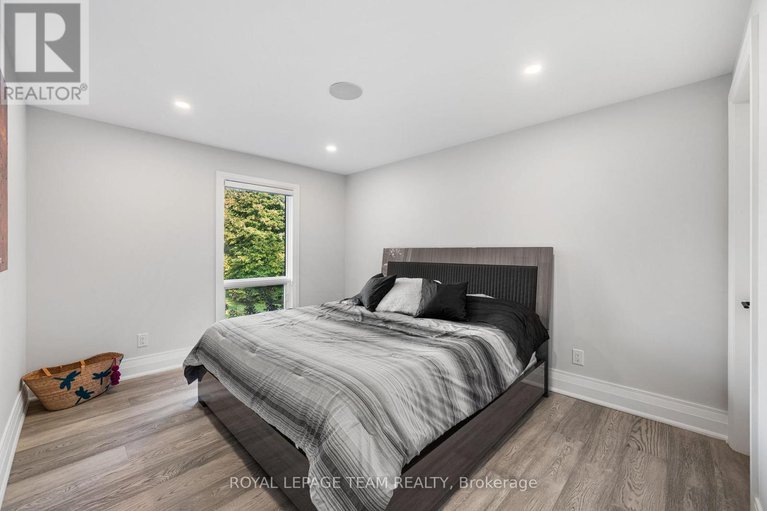 28864114/2318-summerside-drive/manotick-east-to-manotick-station/ottawa/ontario/K4M1B4_27