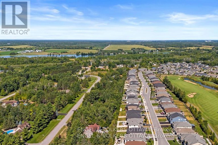 29584984/221-blackhorse-drive/north-grenville-twp-kemptville-south/north-grenville/ontario/K0G1J0_34