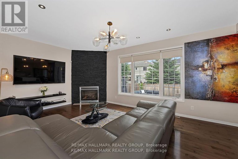 28798705/137-stedman-street/blossom-parkkemp-parkfindlay-creek/ottawa/ontario/K1T0B4_13