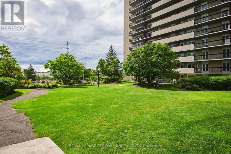 28548076/202-158-b-mcarthur-avenue/vanier/ottawa/ontario/K1L8C9_43