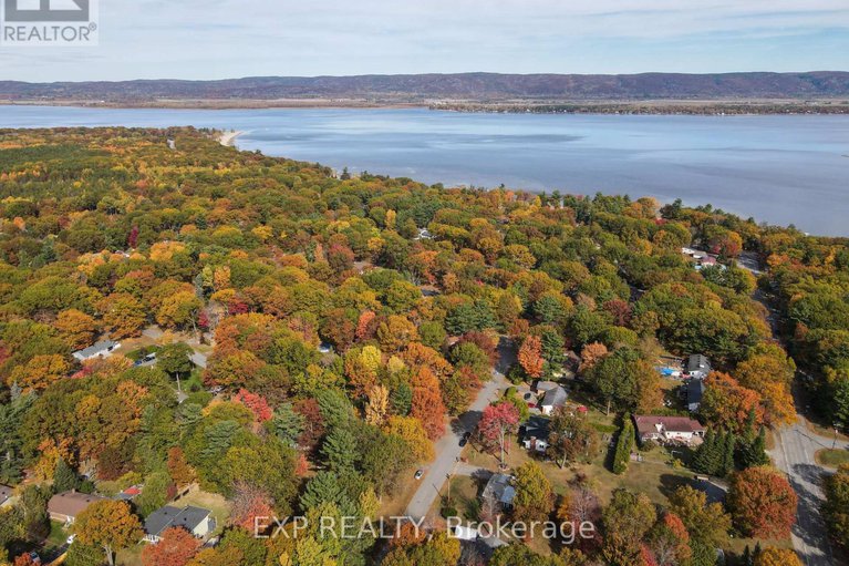 29017803/136-resthaven-avenue/constance-bay/ottawa/ontario/K0A3M0_32