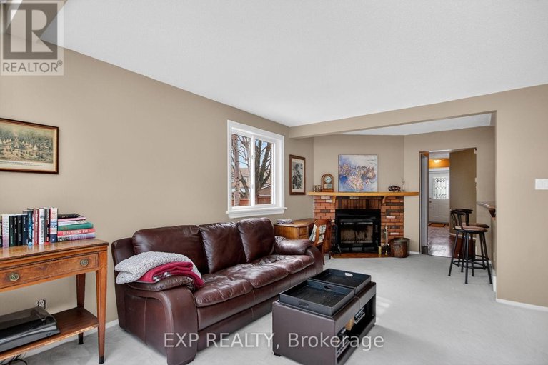 29536083/43-hummingbird-crescent/cedargrovefraserdale/ottawa/ontario/K2J3A5_19