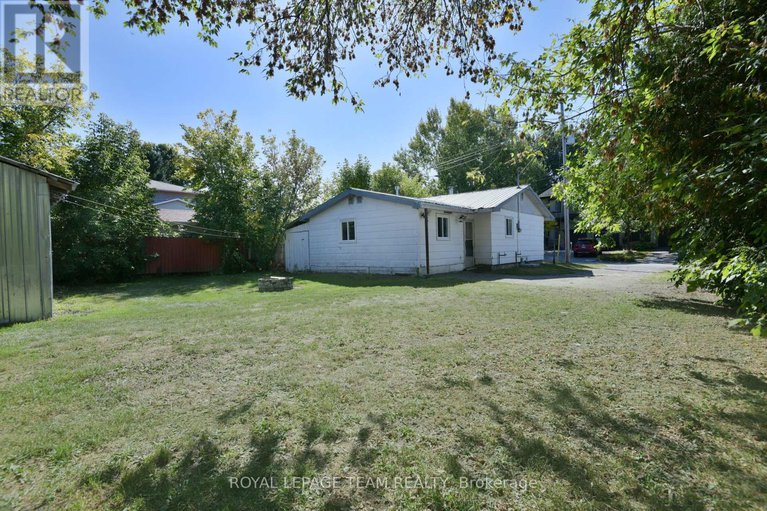 28871191/161-rivington-street/carp/ottawa/ontario/K0A1L0_28