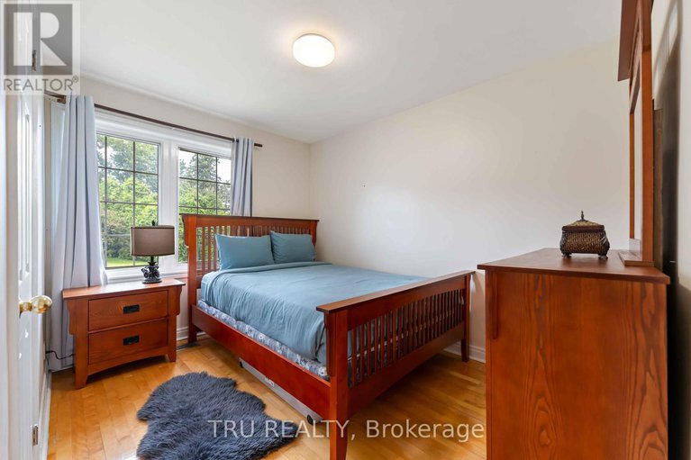 28591206/14-claver-street/cardinal-heights/ottawa/ontario/K1J6W7_14