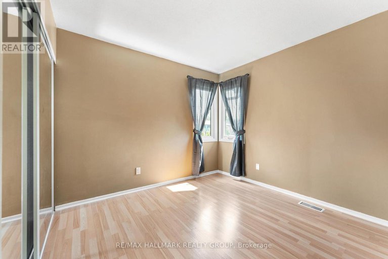 28732670/1771-meadowbrook-road/pineview/ottawa/ontario/K1B4W6_15