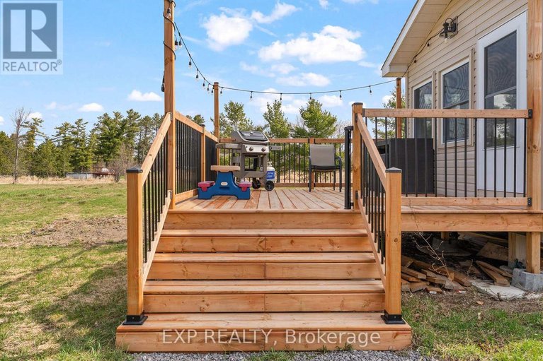 29648094/1629-white-lake-road/mcnabbraeside-twps/mcnabbraeside/ontario/K7S3G9_11