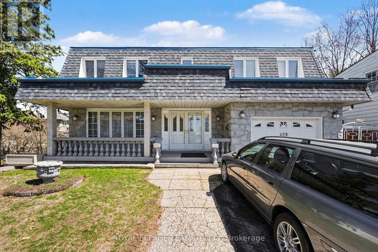 29662789/429-ancaster-avenue-e/woodroffe/ottawa/ontario/K2B5B6_3