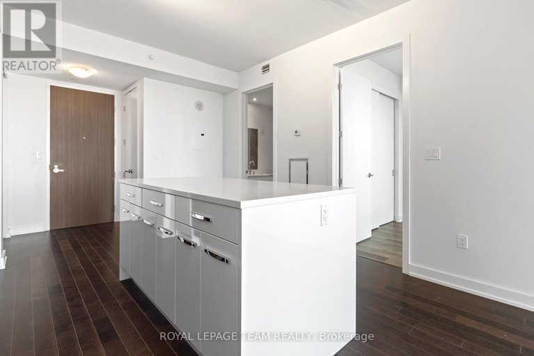 29639805/1506-111-champagne-avenue-s/west-centre-town/ottawa/ontario/K1S5V3_13