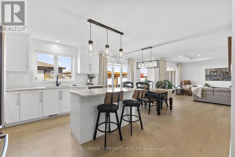 29001151/204-hybrid-street/embrun/russell/ontario/K0A1W0_11