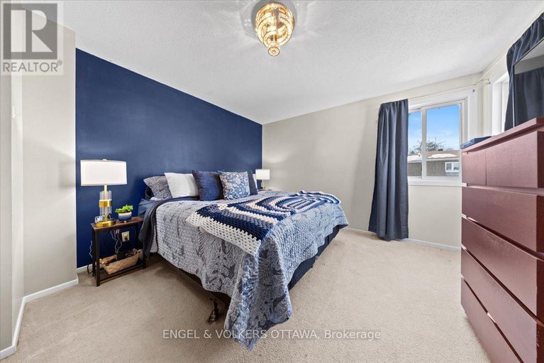 29422354/a-1753-lamoureux-drive/queenswood-heights-south/ottawa/ontario/K1E2N3_21