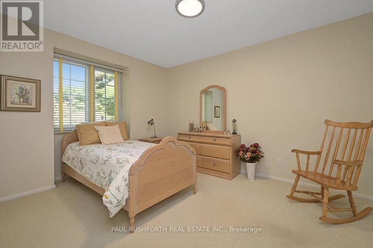 29687415/10-cosburn-avenue/arlington-woods/ottawa/ontario/K2H8A1_22
