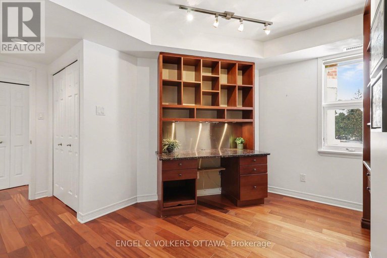 29383001/203-120-darlington-private/hunt-clubwestern-community/ottawa/ontario/K1V0X5_28