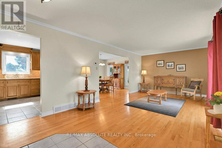 29665092/535-gascon-street/village-of-russell/russell/ontario/K4R1C6_5