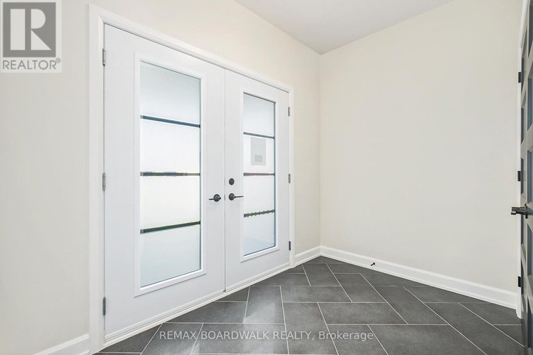 29490951/1035-chablis-crescent/embrun/russell/ontario/K0A1W0_2