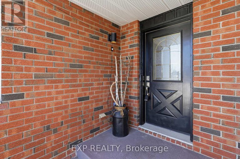 29432608/584-holmes-street/winchester/north-dundas/ontario/K0C2K0_2