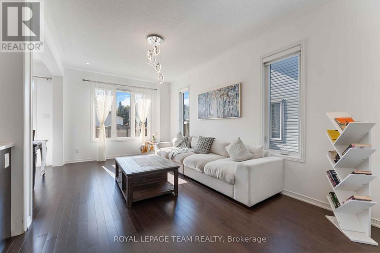 28929396/359-melodie-street/mer-bleuebradley-estatesanderson-park/ottawa/ontario/K1W0L8_8