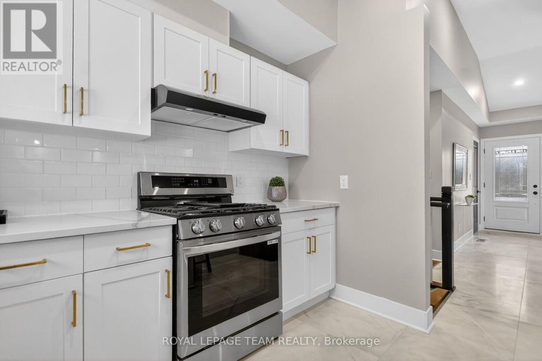 29688254/6636-marina-drive/manotick-south-to-roger-stevens/ottawa/ontario/K4M1B3_14