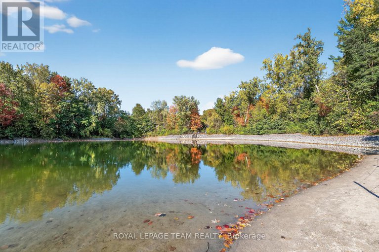 28984788/19-bittern-court/rockcliffe/ottawa/ontario/K1L8K9_32