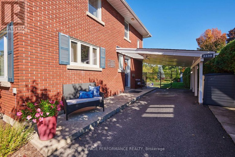 29583761/2239-webster-avenue/alta-vista/ottawa/ontario/K1H7H1_2