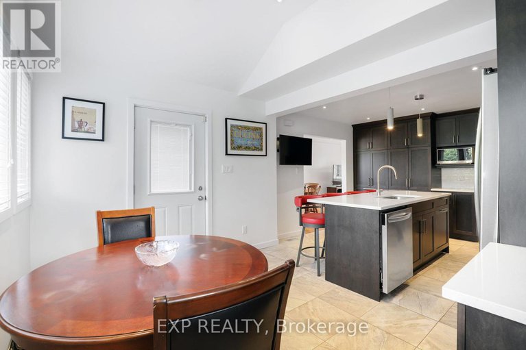 28625166/1382-fisher-avenue/city-viewskylinefisher-heightsparkwood-hills/ottawa/ontario/K2C1X1_19