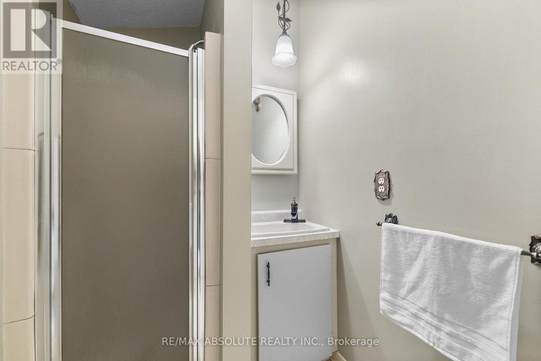 28191817/33-old-orchard-lane/mcnabbraeside-twps/mcnabbraeside/ontario/K7S3T3_26