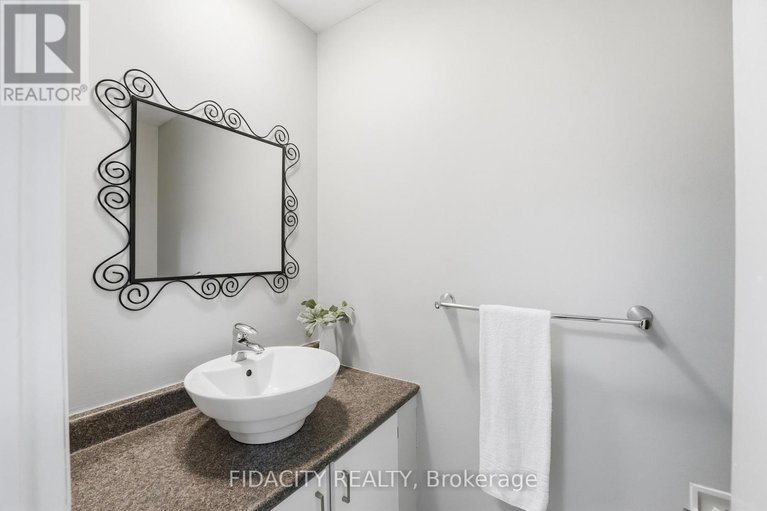 29621075/31-16-glencoe-street/arlington-woods/ottawa/ontario/K2H8S6_23