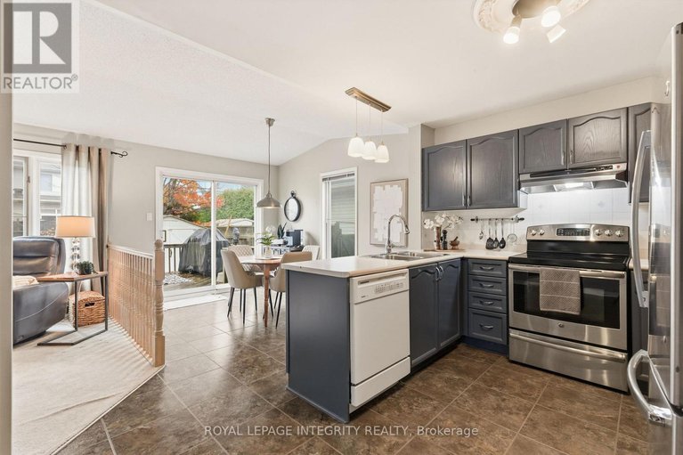 29059747/33-wiltshire-circle/longfields/ottawa/ontario/K2J4L1_23