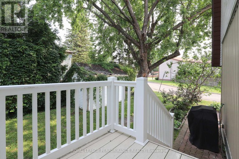 28932597/a-2-lovell-lane/westcliffe-estates/ottawa/ontario/K2H9B6_21