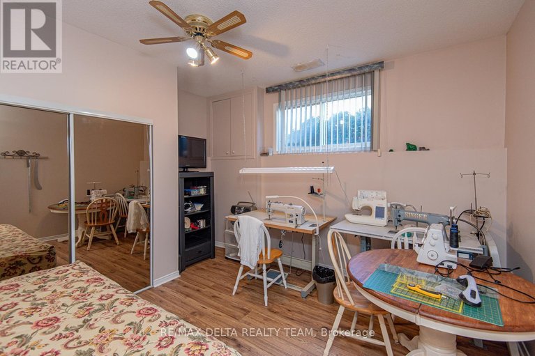 29649021/892-beauchamp-avenue/hiawatha-parkconvent-glen/ottawa/ontario/K1C3A7_29