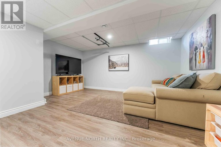 29608047/1964-garden-park-lane/blackburn-hamlet-south/ottawa/ontario/K1B5B2_22