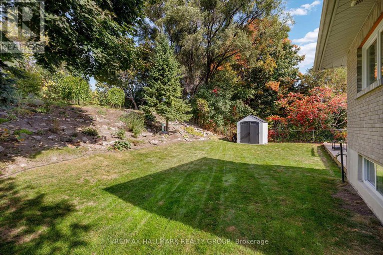 28989053/118-queensline-drive/bruce-farmgraham-parkqualicumbellands/ottawa/ontario/K2H7J5_45