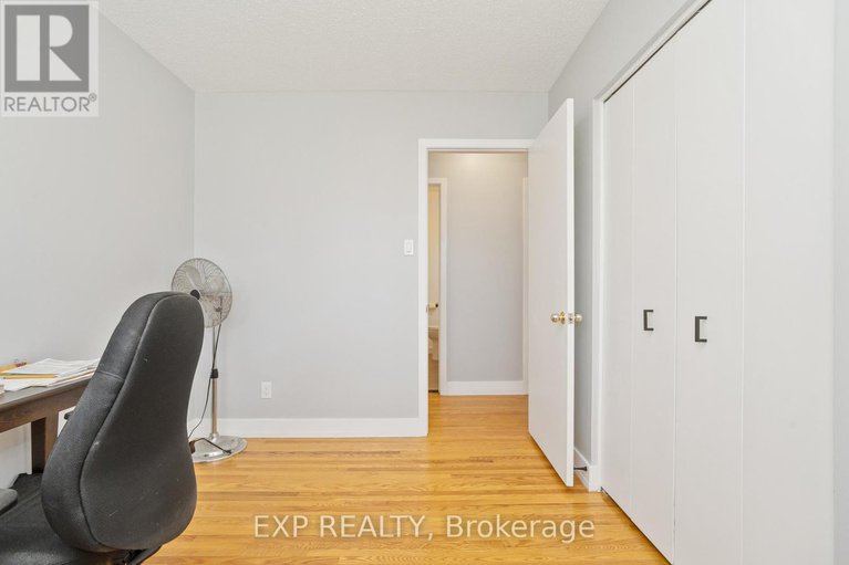 28303908/322-galloway-drive/bilberry-creekqueenswood-heights/ottawa/ontario/K1E1W3_16