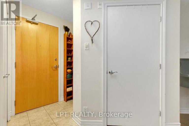 28929558/102-205-bolton-street/lower-townbyward-market/ottawa/ontario/K1N1K7_10