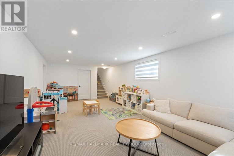 29259566/6461-renaud-road/mer-bleuebradley-estatesanderson-park/ottawa/ontario/K1W0R8_29